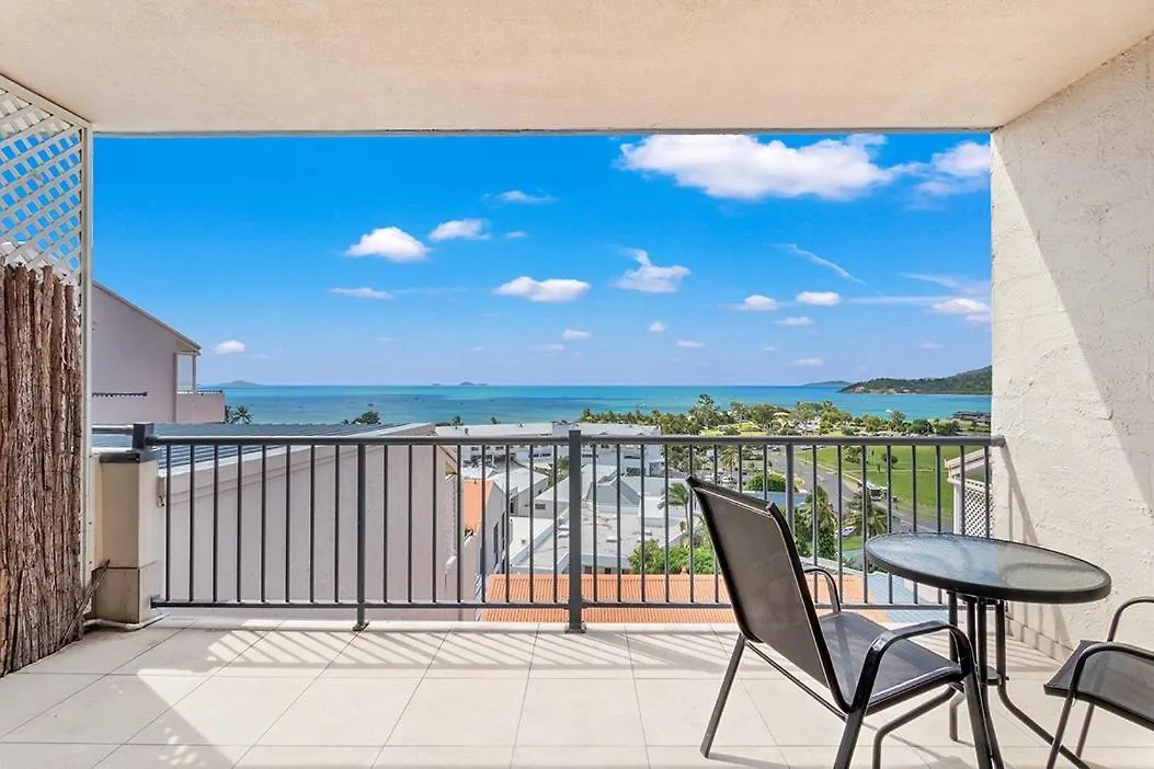 Sundaze Studio Airlie Beach Australia