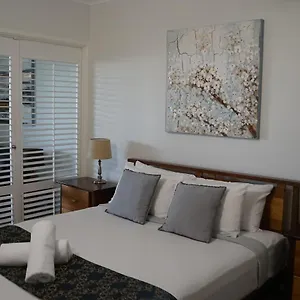 Airlie Seaview Apartahotel