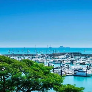 Apartment Shingley Poolside Retreat, Airlie Beach