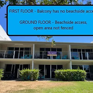 Apartment Whitehaven Beachfront Units, Airlie Beach