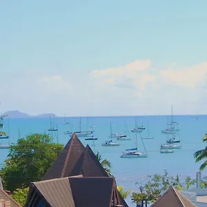 Airlie Apartahotel